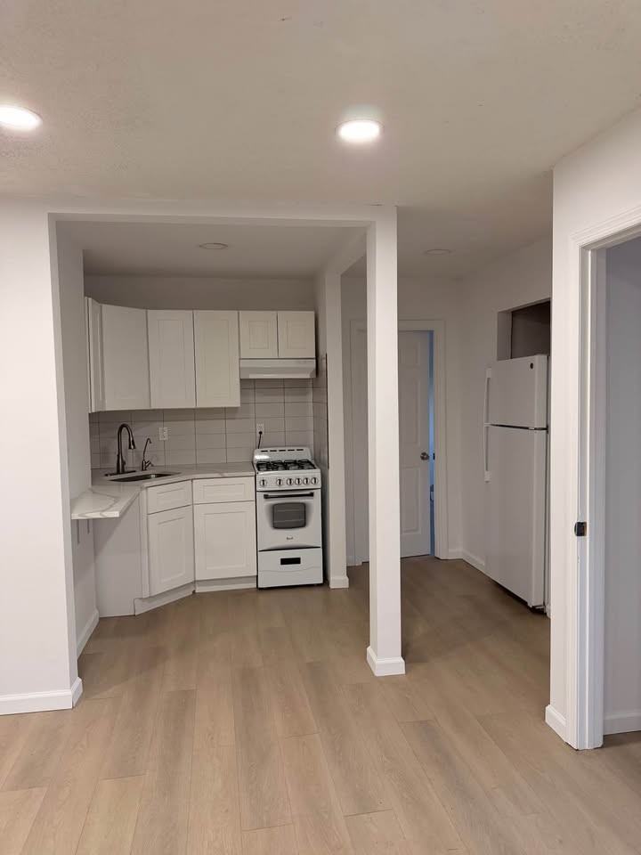 5494 Express Drive South - Photo 6 of 6