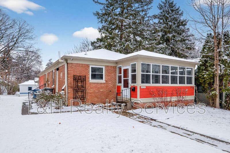 6414 Broadway St - Photo 3 of 34