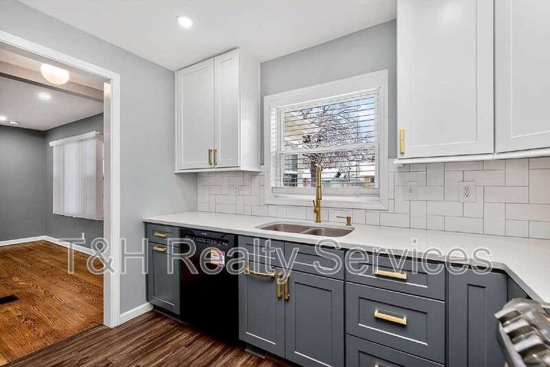 6414 Broadway St - Photo 5 of 34