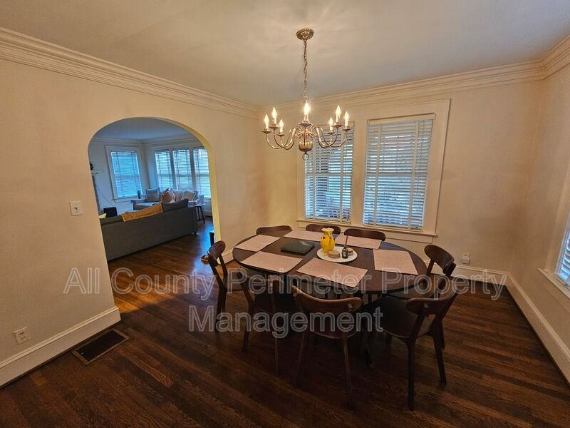 245 Lindbergh Dr Ne - Photo 5 of 13