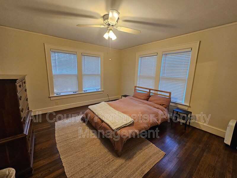 245 Lindbergh Dr Ne - Photo 7 of 13