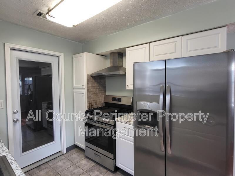 339 Cheryl Ct - Photo 6 of 17