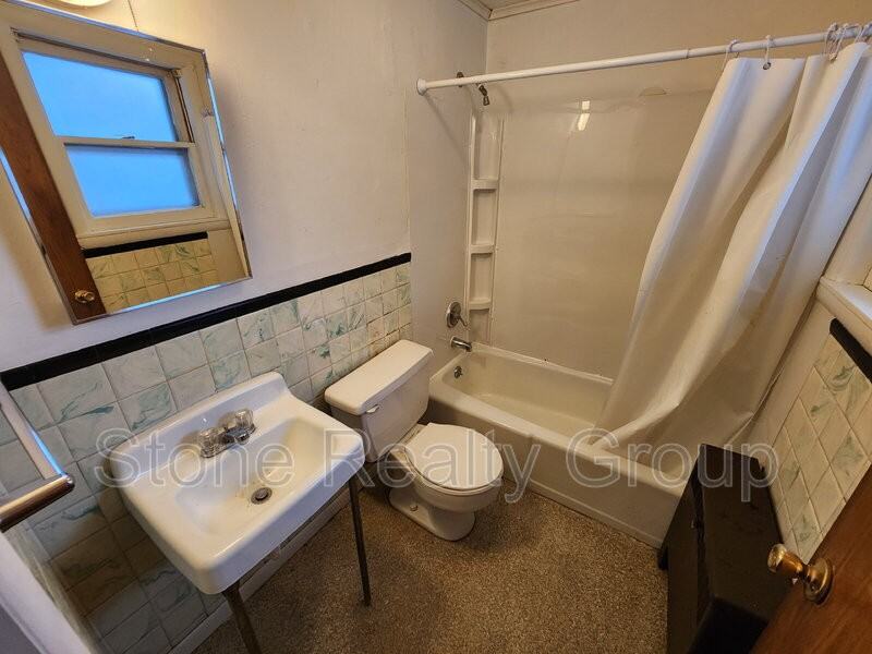 1101 S 7th St #A - Photo 5 of 6