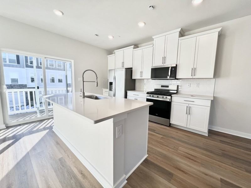 529 Cooper St - Photo 4 of 12