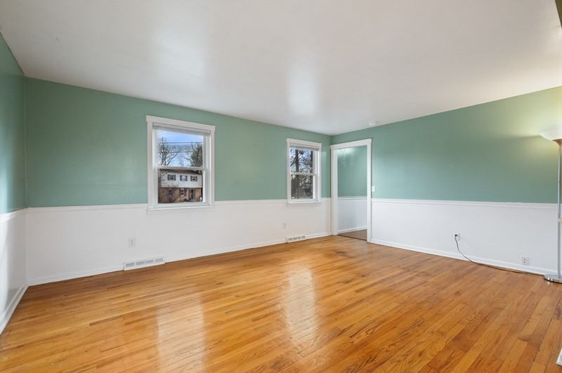 108 Kings Point Rd - Photo 6 of 29