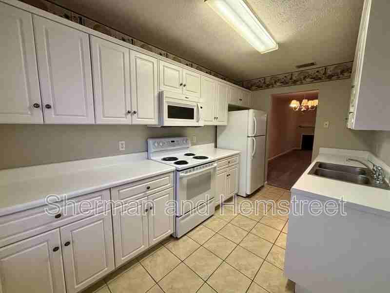 802 Fripp Ct - Photo 7 of 17