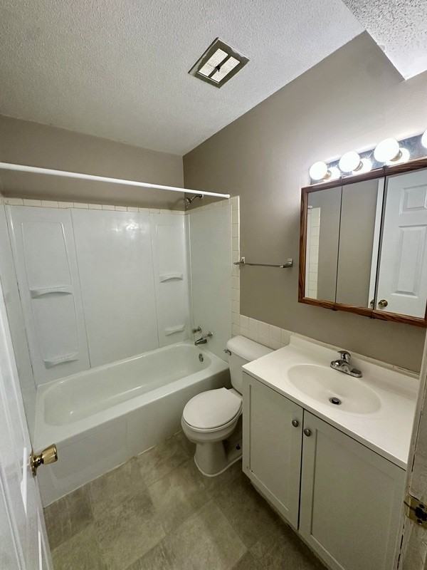 1450 Meadowview Dr #9 - Photo 6 of 13