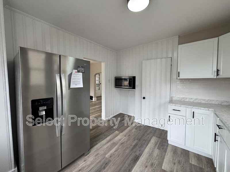 2927 Hoagland Ave - Photo 6 of 21