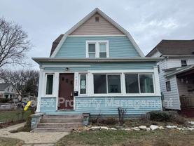 930 3rd St - Photo 1 of 1