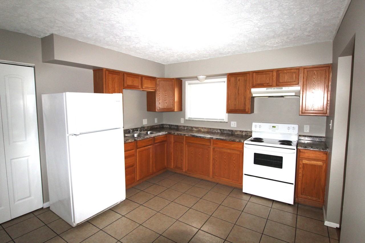 3892 Beechton Road - Photo 6 of 17