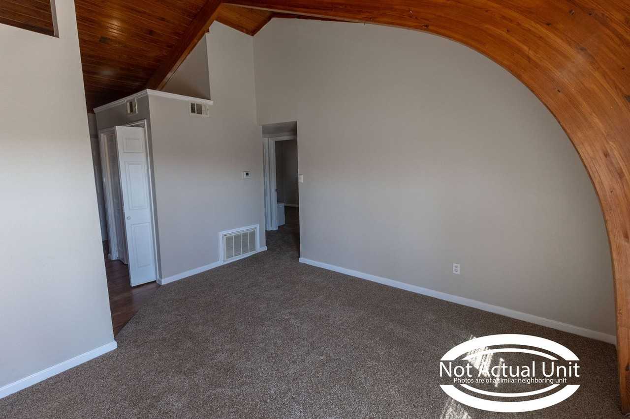 700 W Cunningham Dr #C - Photo 5 of 13