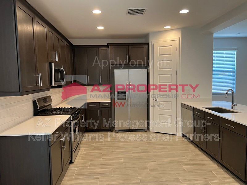 12481 W Kaler Dr - Photo 3 of 16