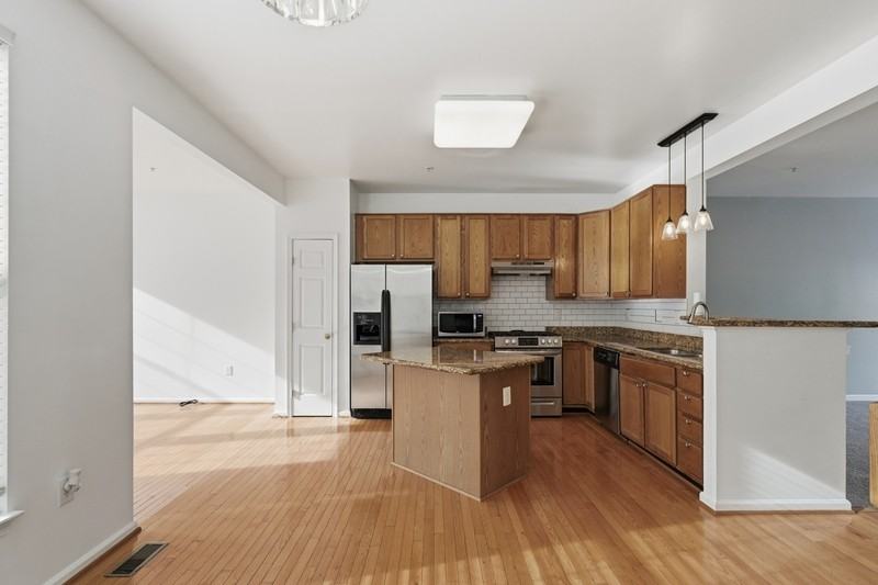 7402 Serenade Cir - Photo 4 of 23