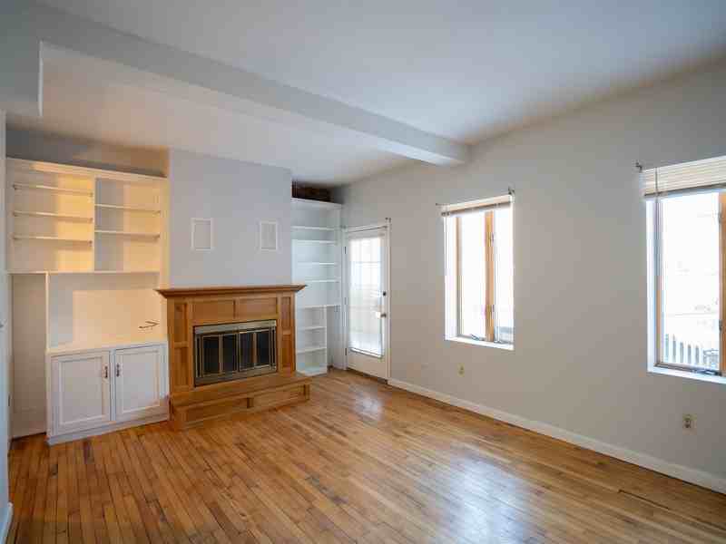355 Hudson Ave - Photo 6 of 21