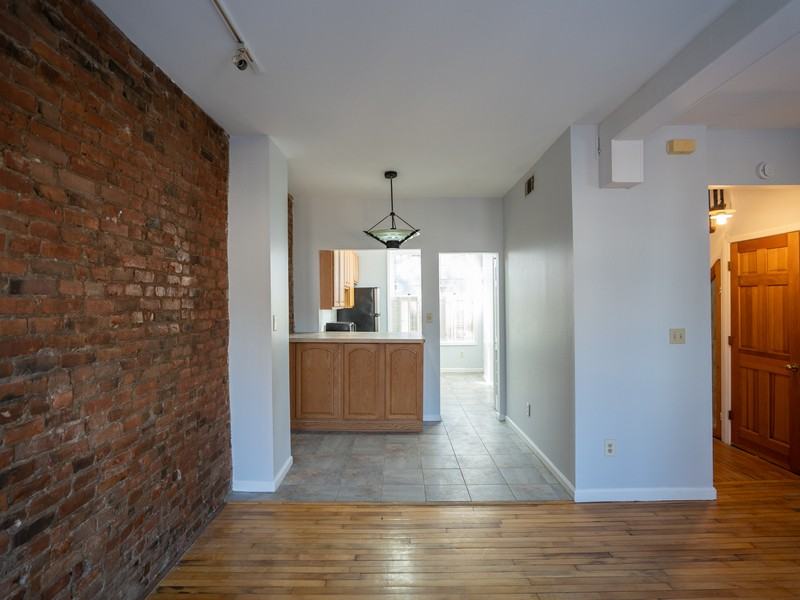 355 Hudson Ave - Photo 7 of 21