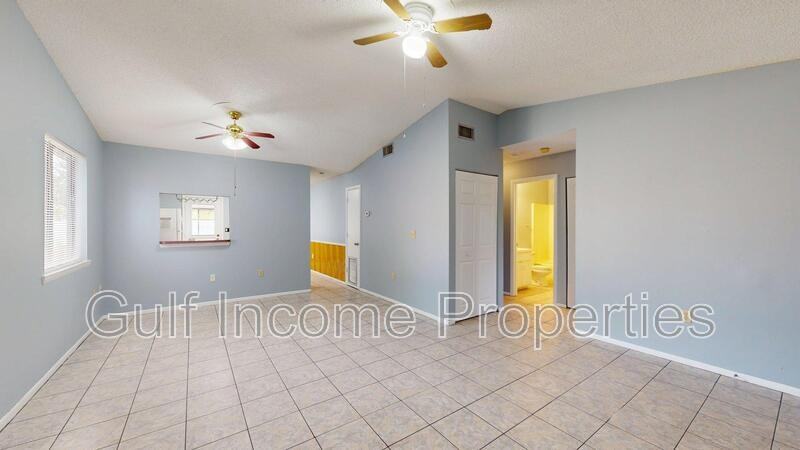 709 45th St E - Photo 5 of 18