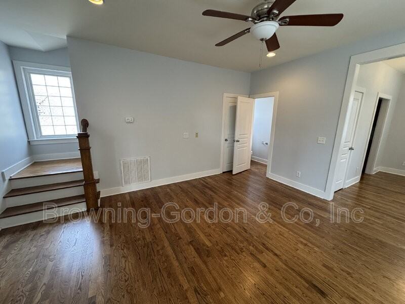 1410 Caldwell Ave #4 - Photo 3 of 14