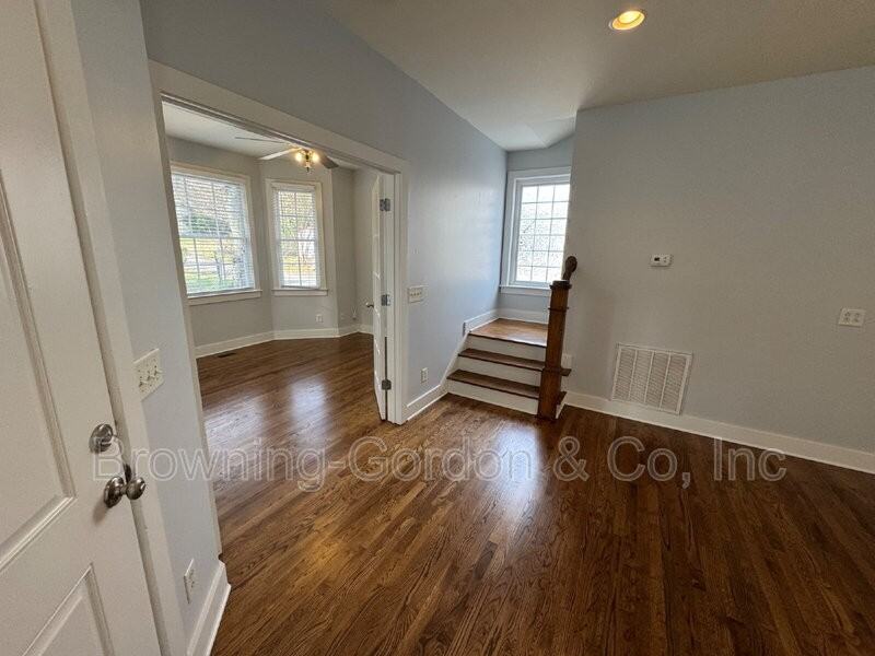 1410 Caldwell Ave #4 - Photo 4 of 14