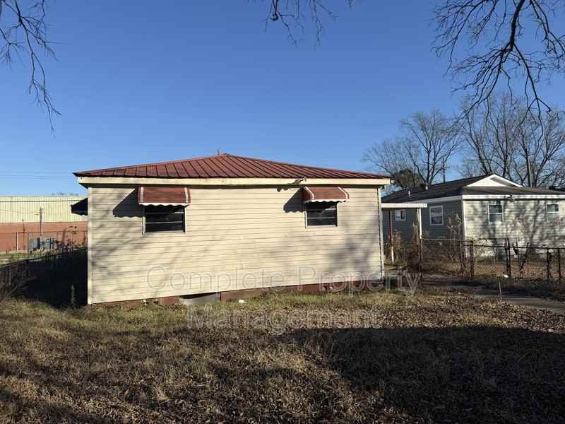 3348 34th St N - Photo 7 of 8