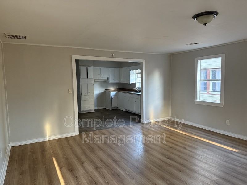 1152 14th Pl Sw - Photo 3 of 10