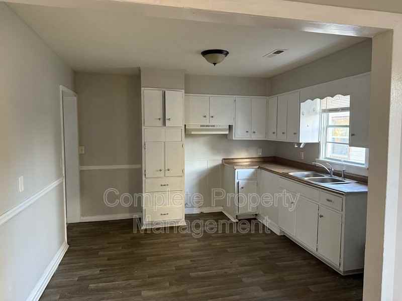 1152 14th Pl Sw - Photo 4 of 10