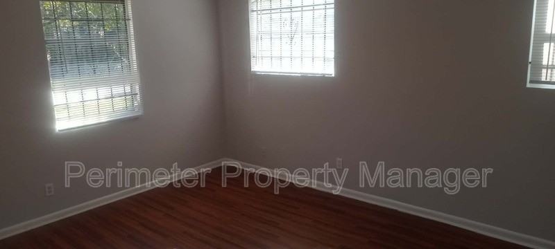 9306 Gibson Ave - Photo 5 of 11