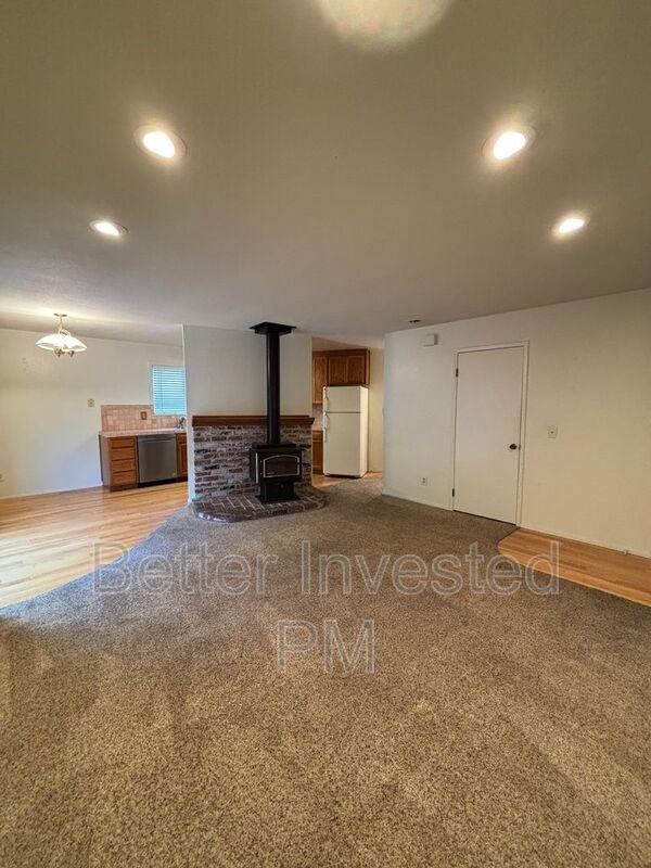 1912 Cooper Dr - Photo 2 of 19