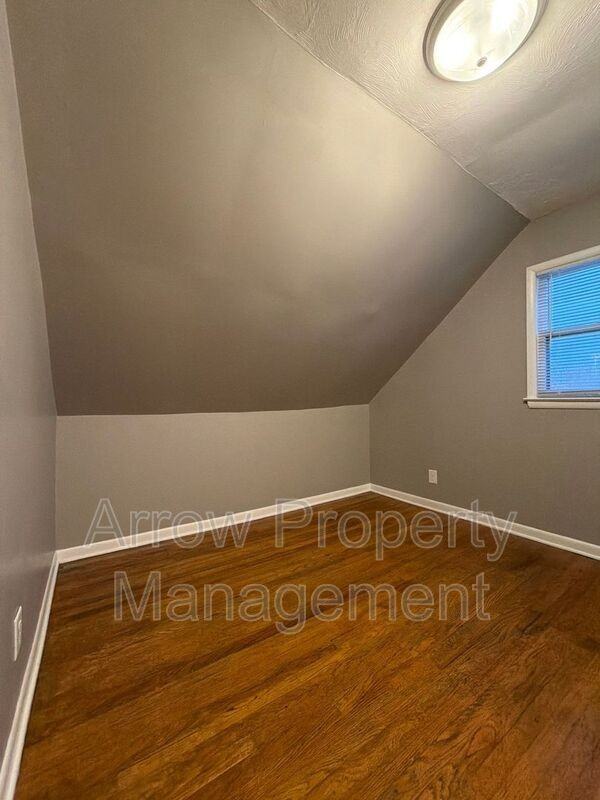 1301 S 10th St #2 - Photo 4 of 14