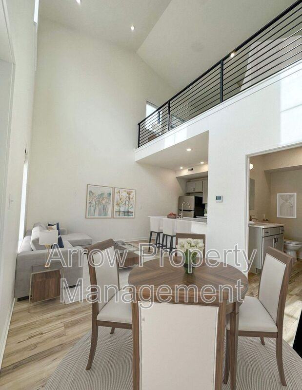 2230 R St #12 - Photo 2 of 9