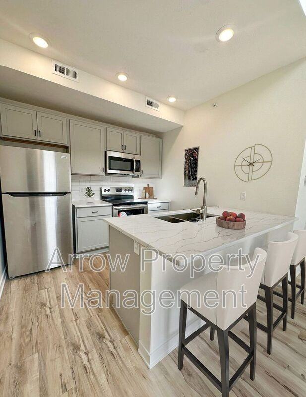 2230 R St #12 - Photo 3 of 9