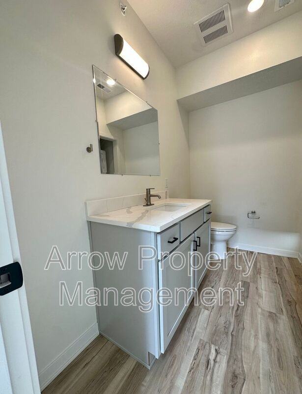 2230 R St #12 - Photo 5 of 9