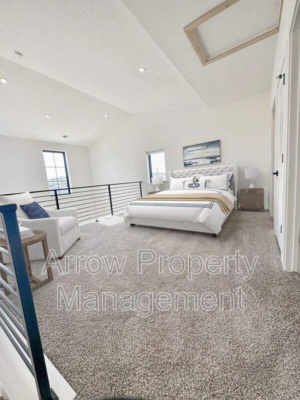 2230 R St #12 - Photo 6 of 9