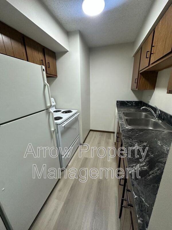 1421 D St - Photo 2 of 6