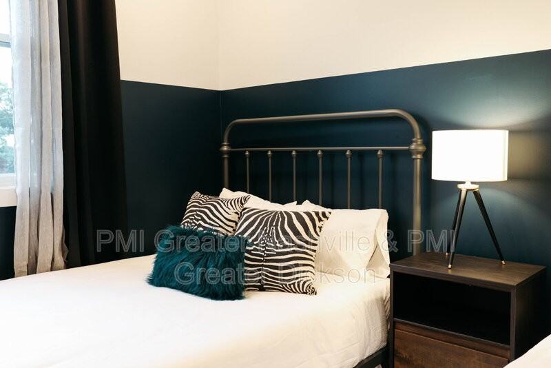 11 N Hill St #A - Photo 2 of 32