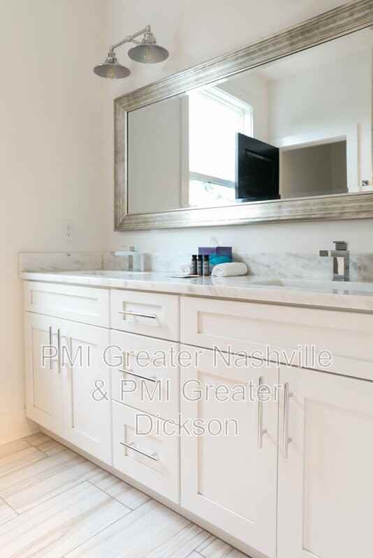 11 N Hill St #A - Photo 6 of 32