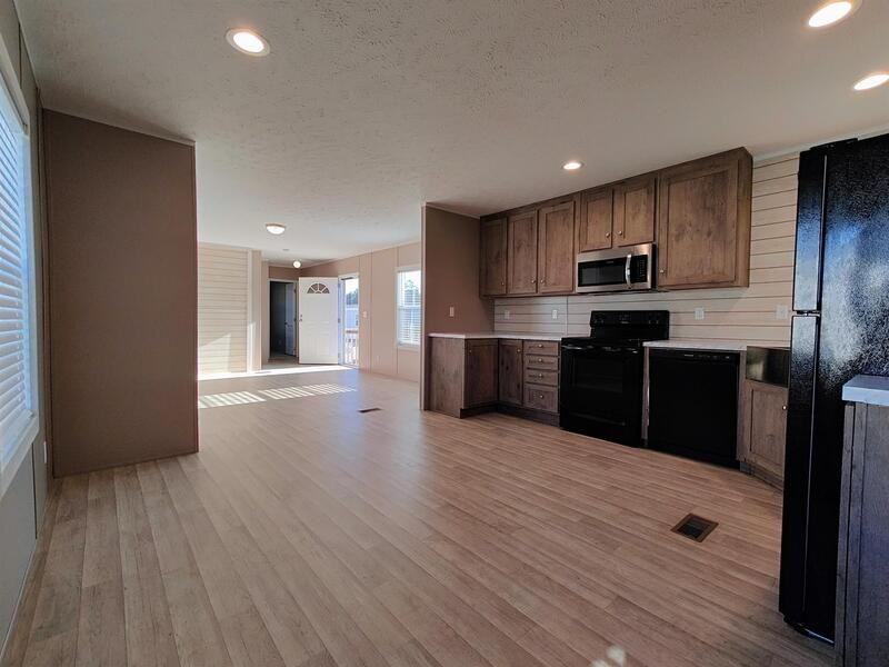 4609 Rainbow Ln - Photo 4 of 18