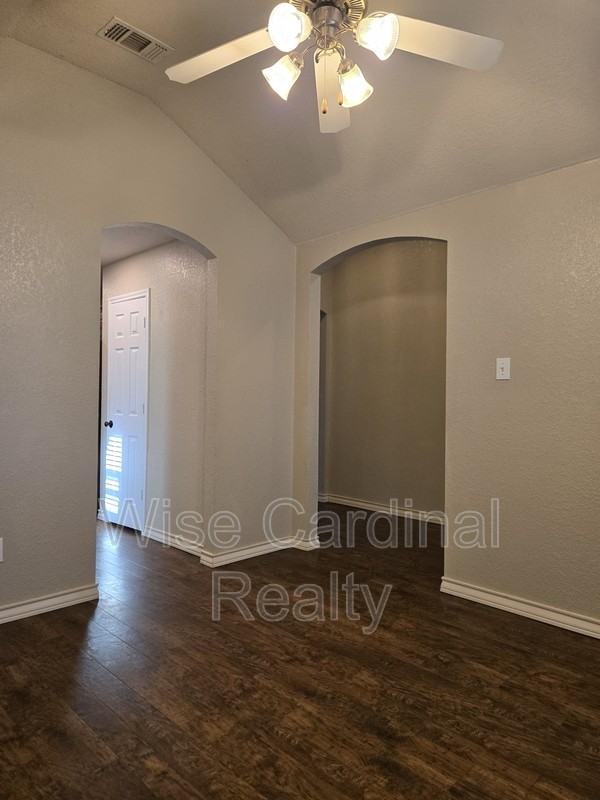 4924 Harvard Dr - Photo 6 of 21