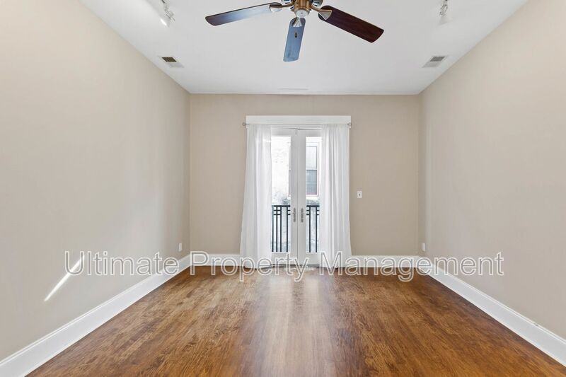 709 N 4th St #203 - Photo 4 of 18