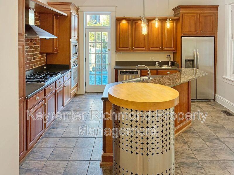 2020 Floyd Ave - Photo 7 of 24