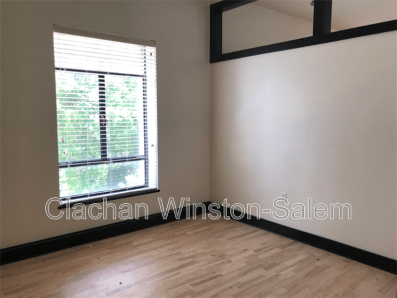 50 W 4th St #201 - Photo 7 of 8