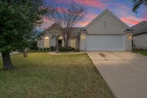 featured image of 920 Savanna Ln