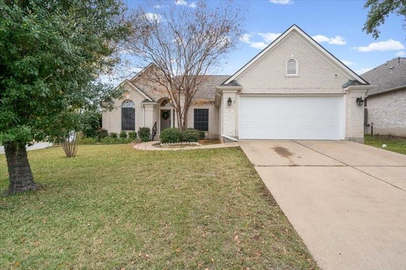 920 Savanna Ln - Photo 6 of 50