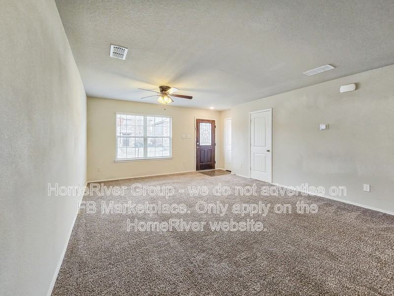 6348 Sloop St - Photo 3 of 21