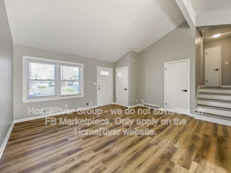 505 Ne Short St - Photo 3 of 19