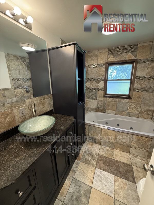 7809 W Mill Rd - Photo 5 of 9