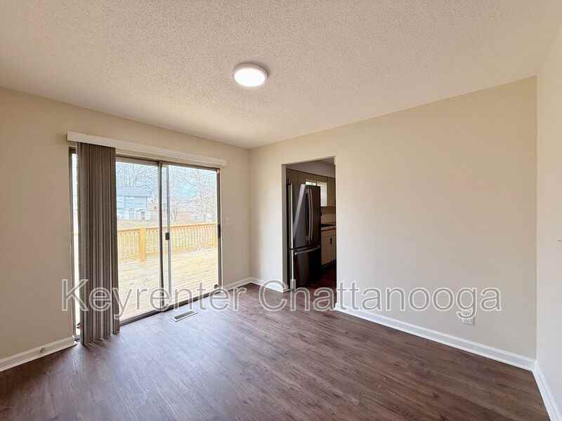 8225 Cavan Cir - Photo 4 of 12