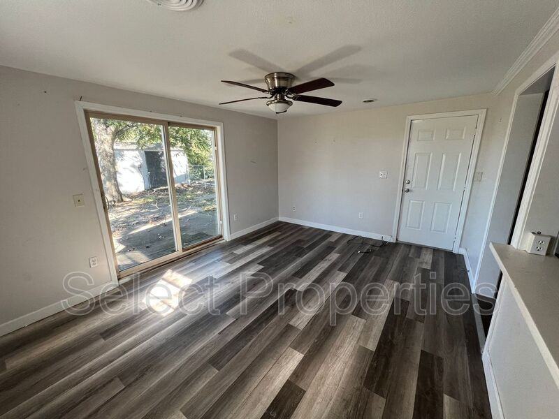 2109 Kathleen St - Photo 5 of 9