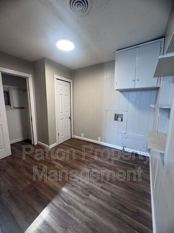 3409 S Polk St - Photo 3 of 6