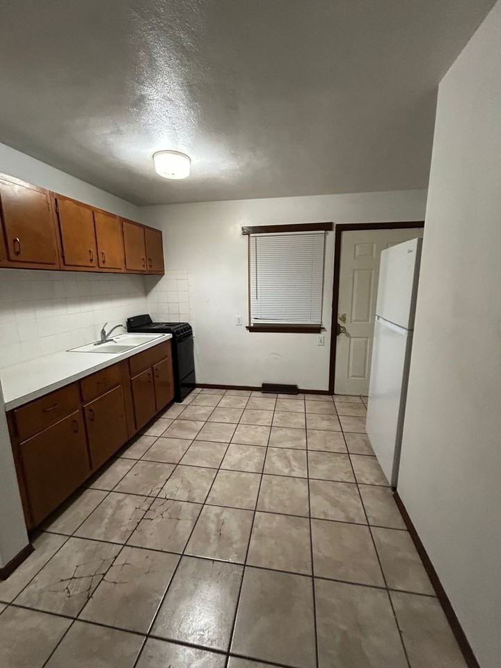 40Plex - Photo 2 of 9