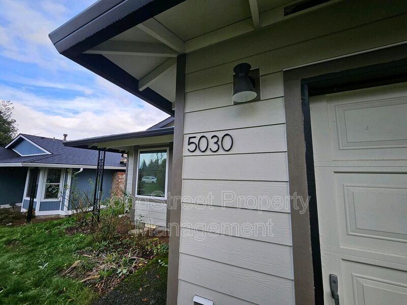 5030 Ne Roselawn St - Photo 2 of 29